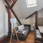 Klotild & Matild Top Floor Apartment In Downtown